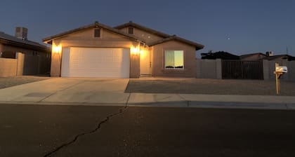 Cozy and Bright 3 BR | 2 BA home in the Yuma Foothills