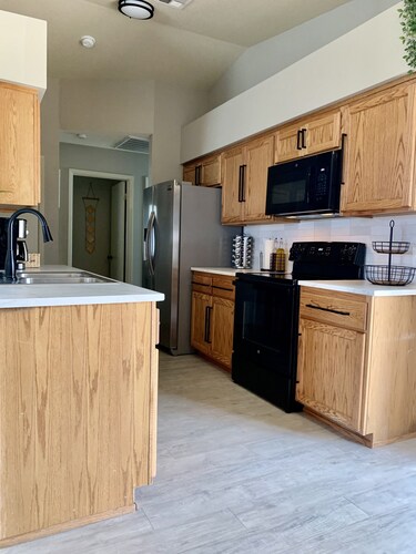 Cozy and Bright 3 BR | 2 BA home in the Yuma Foothills