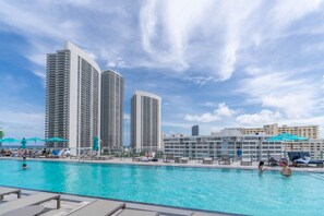Outdoor pool, a heated pool