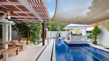 Outdoor pool, sun loungers