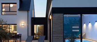 NEW VILLA OF 250 M², SEA VIEW, HEATED SWIMMING POOL (29°). BEACH 300M. 