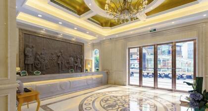 Vienna Hotel (Lingshan Liufengshan Pedestrian Street)