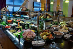 Daily buffet breakfast (TRY 100 per person)