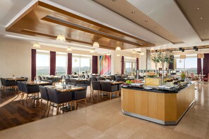 Lunch and dinner served - Wyndham Garden Diyarbakır (Diyarbakir)