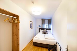 4 bedrooms, in-room safe, WiFi