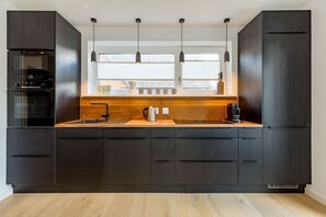 Kühlschrank, Mikrowelle, Geschirrspüler