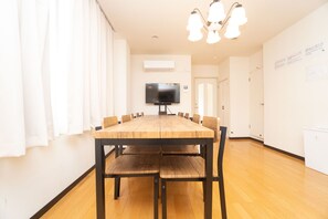Living area - Crestvilla Aoto (Tokyo)