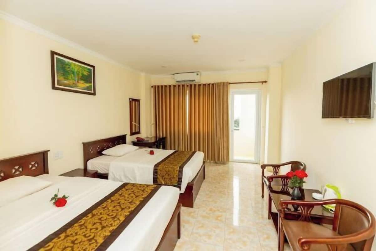 Minibar, in-room safe, desk, blackout curtains