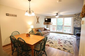 Smart TV, fireplace, DVD player - Waterville Valley Vacation Rental Condo (Waterville Valley)