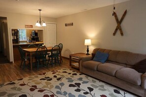 Smart TV, fireplace, DVD player - Waterville Valley Vacation Rental Condo (Waterville Valley)