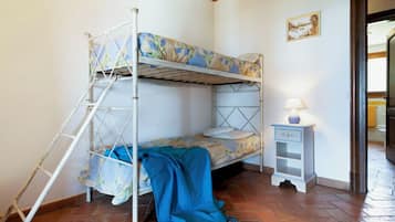 6 Schlafzimmer, Bügeleisen/Bügelbrett, kostenloses WLAN