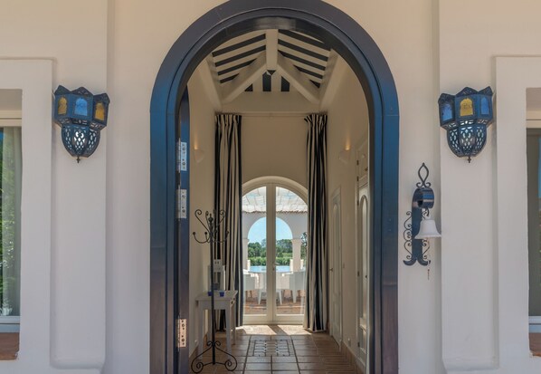 Interior - "Villa Orquidea" with pool, Wi-Fi, garden and terrace (Benalup casas viejas)