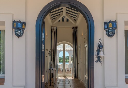 "Villa Orquidea" with pool, Wi-Fi, garden and terrace
