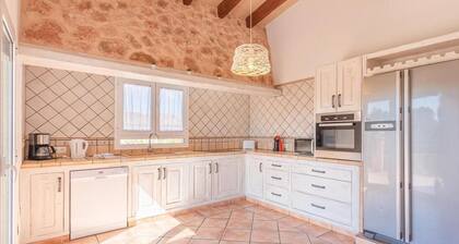 Villa Maya 10-minutes from Cala MondragĂł with Pool & Wi-Fi