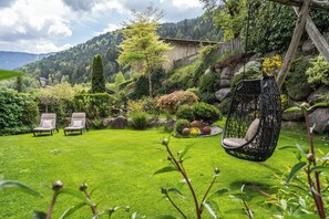 Property grounds - Apartment 'Gurtenhof Margarethe Maultasch' with Mountain View and Wi-Fi (Tisens)