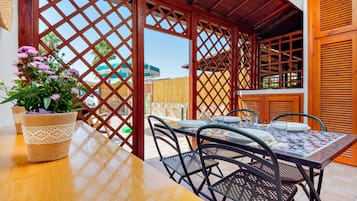 Outdoor dining