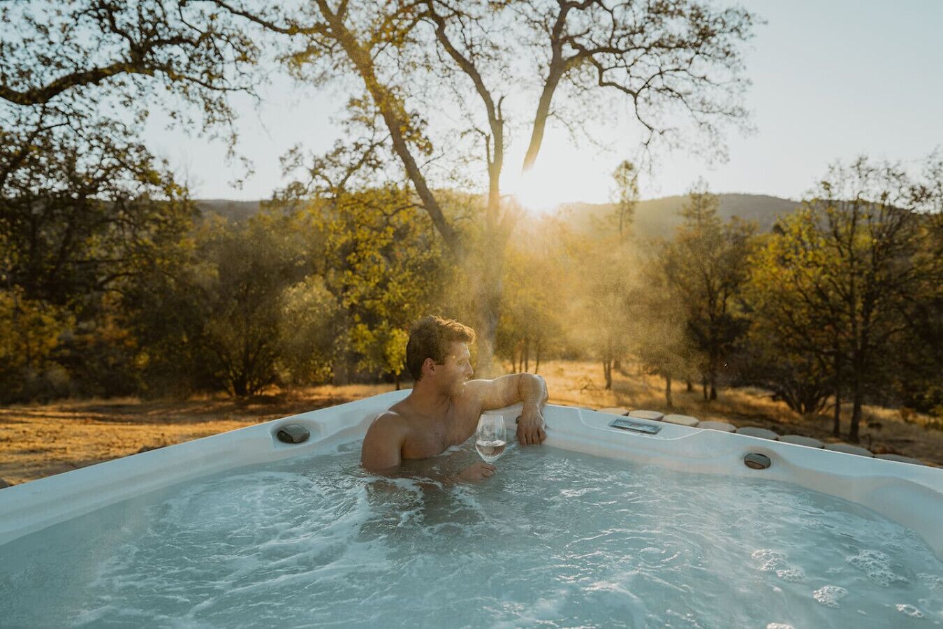 Tina de hidromasaje al aire libre