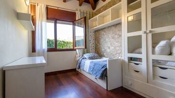 3 slaapkamers, een strijkplank/strijkijzer, gratis wifi