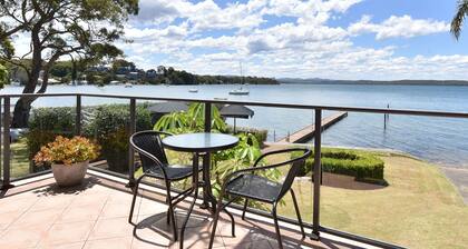 Baywatch Waterfront Lake Retreat Private Jetty