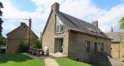 Large cozy house, internet access, pets allowed