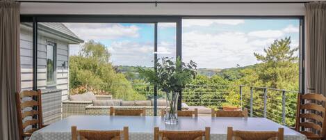 Cottage | Dining