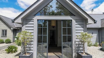 Cottage | Exterior detail