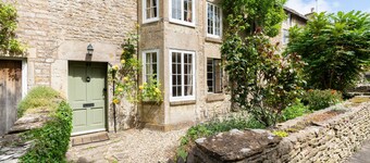 Attractive and stylish Cotswold cottage with wonderful rural views - Pear Tree Cottage, Cherington
