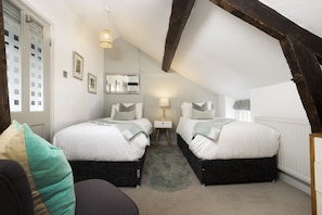 2 bedrooms, iron/ironing board, travel cot, WiFi
