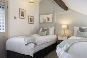 2 bedrooms, iron/ironing board, travel cot, WiFi