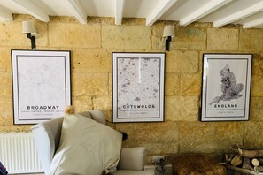 Interior - 18th century thatched Cotswold holiday cottage in Broadway - Orchard Cottage, Broadway (Broadway)