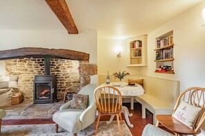  المنشأة من الداخل