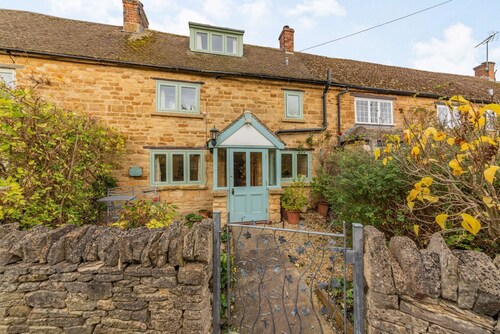 A delightful two bedroom Cotwold holiday cottage with garden - Cosy Corner