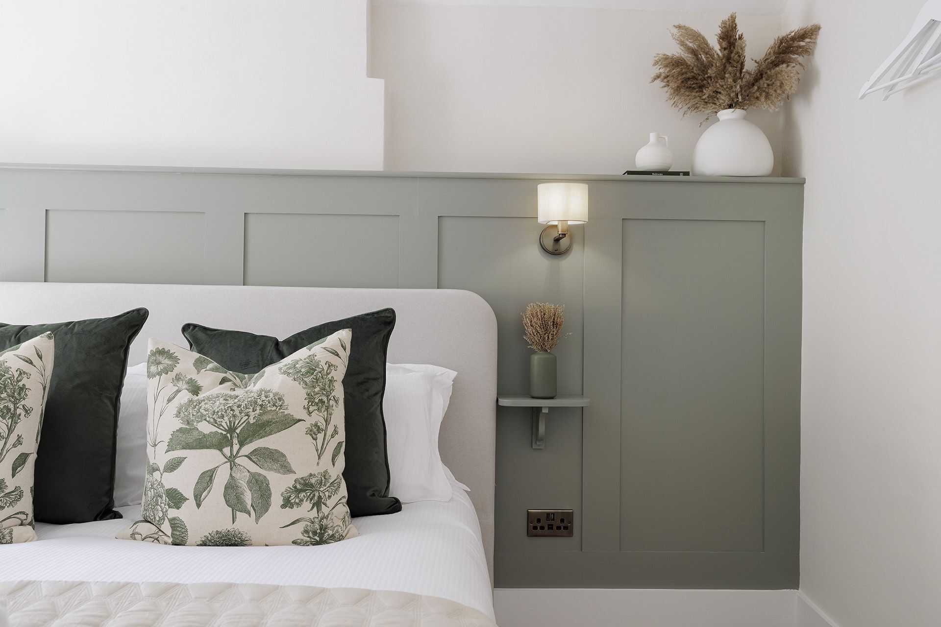 3 bedrooms, iron/ironing board, travel cot, WiFi