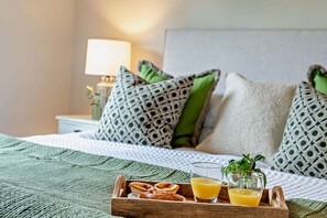 1 slaapkamer, een strijkplank/strijkijzer, wifi, beddengoed