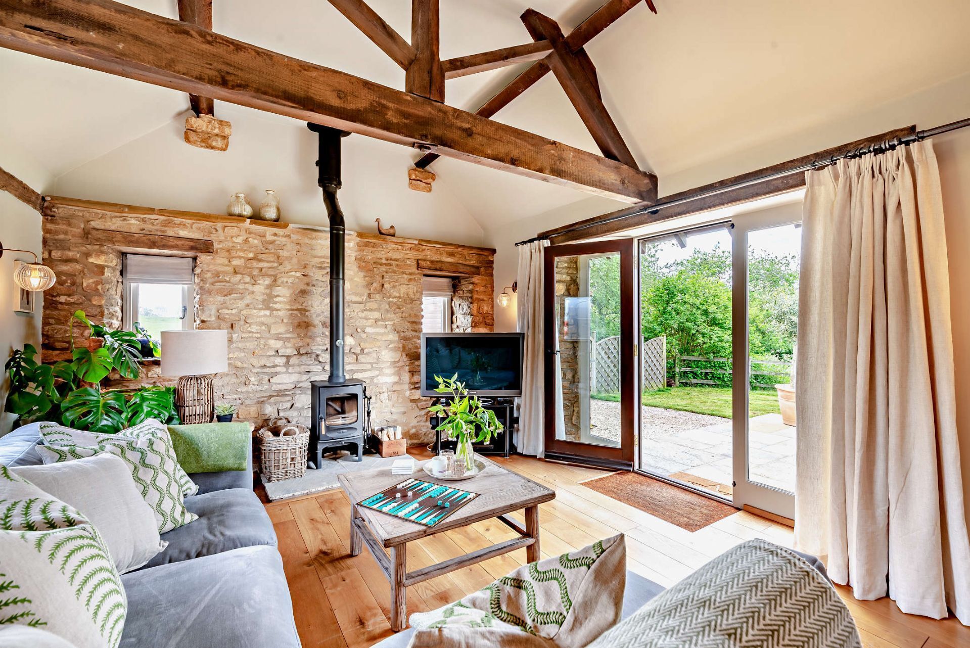 TV, fireplace, DVD player