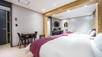 ๋ฃธ (Triple Familyroom (Netflix available)) | 1 ๊ฐ์ ์นจ์ค, ๋ฌด๋ฃ WiFi, ์นจ๋ ์ํธ