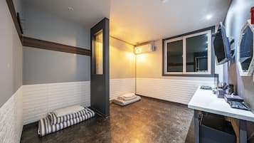 Kamar (ONDOL / Standard (Netflix available)) | 1 kamar tidur, Wi-Fi gratis, dan seprai linen