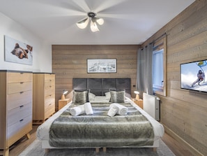 3 bedrooms, free WiFi, bed sheets