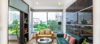 Sunset Square @ Family Vacay