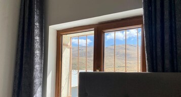 经济三人房, 多张床, 无障碍, 无烟房 | 迷你吧、笔记本电脑工作区、隔音、床单