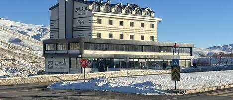 Façana frontal de l'allotjament