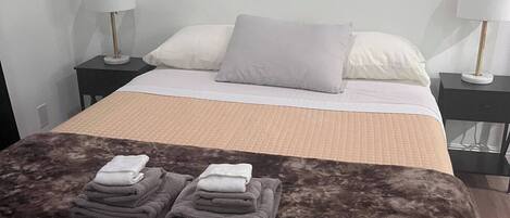 2 Schlafzimmer, Bügeleisen/Bügelbrett, kostenloses WLAN