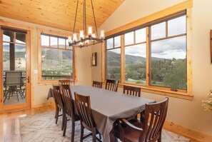 Dining - Beautiful Upscale Home on the Golf Course with Two Master Suites, Private hot tub (Silverthorne)
