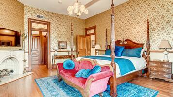 3 camere, una scrivania, ferro/asse da stiro, Wi-Fi gratuito