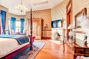 3 chambres, bureau, fer et planche à repasser, lit parapluie