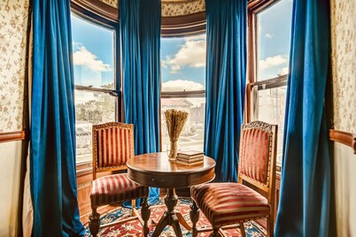 Timeless Elegance | Walk to Capitol & Attractions | Historic Luxury