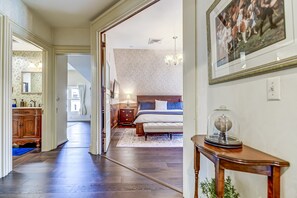 3 slaapkamers, een bureau, een strijkplank/strijkijzer, gratis wifi