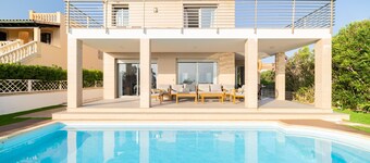 C'an Tugores by Rentallorca