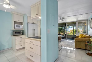 Fridge, microwave, oven, stovetop - Kamaole Beach Royale 206 1BR Kihei Condo Steps to Beach, Dining & Shops in Maui (Kihei)