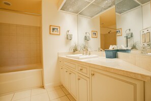 Apartment, 3 Schlafzimmer | Badezimmer